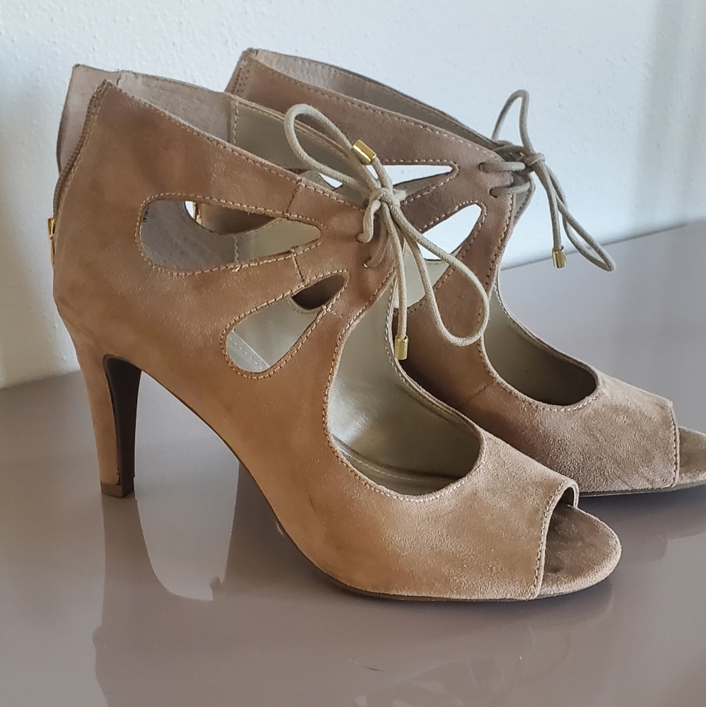 Suede heels EUC